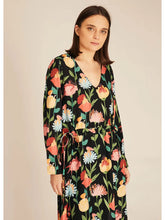 Women In Flowers Short Dress