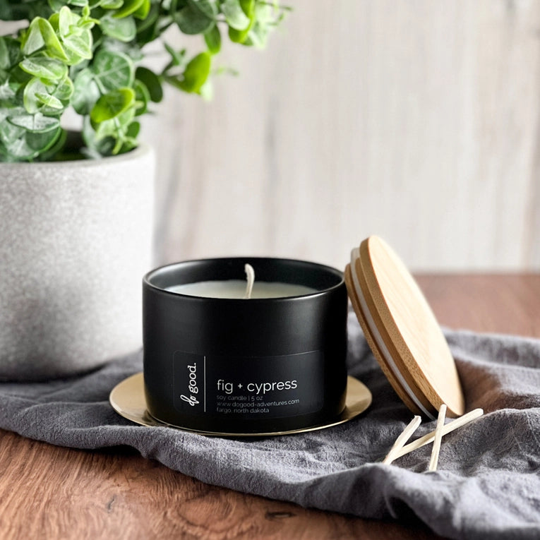 Black Jar Non-Toxic Candles With Bamboo Lids (Multiple Scent