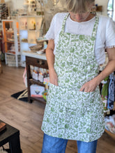 Meadow Vine Apron