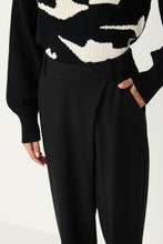 Ezama Trousers - Black