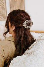 Blonde Tortoise - Flat Round Hair Clip