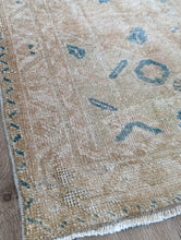 Vintage hand-Knotted Rug - Blue, Mint, Creamy Brown/Gold
