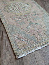 Vintage Hand-Knotted Rug - Pink & Yellow Medallion