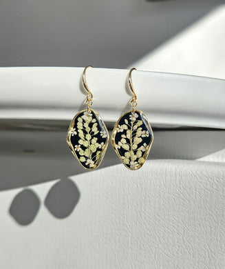 Peppergrass & Lace Flower Earrings