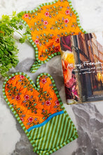 Floral Quilted Oven Mitt & Pot Holders – Bright, Playful Kitchen Essentials