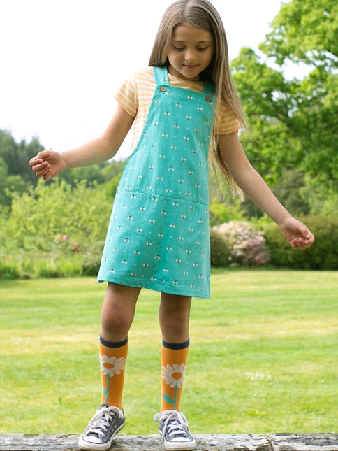 Queen Bee Pinafore – Curiosity